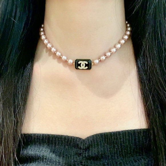 Chanel Pearl Necklace - Picture 6 of 9